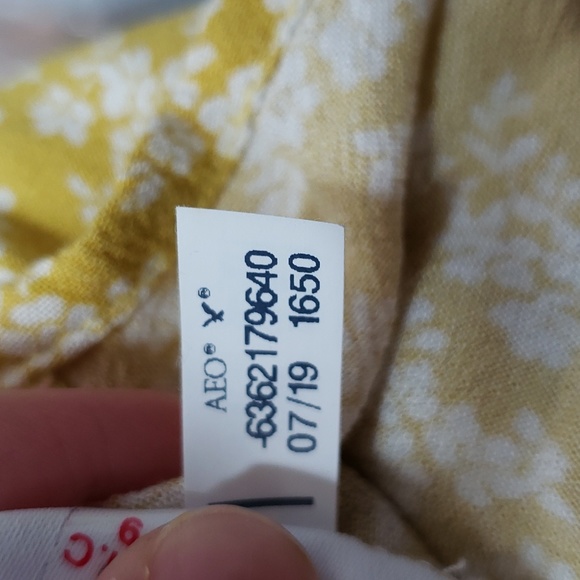 American Eagle Yellow and White Floral Boho Blouse, Size Medium - Picture 7 of 7